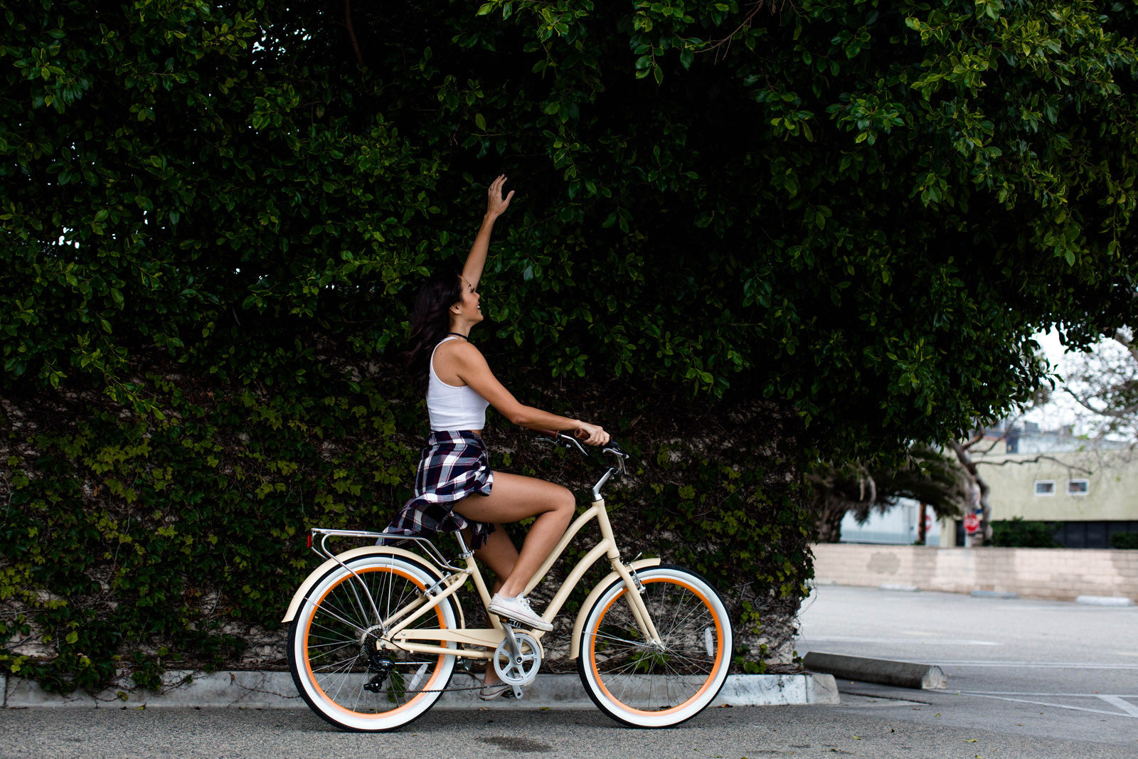 How To Choose Between A FIRMSTRONG Or sixthreezero Women’s Bike Cruiser